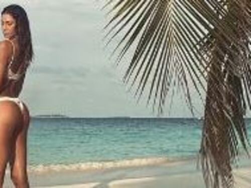 Belen e De Martino alle Maldive. Con l'amore lievita anche il lato B
