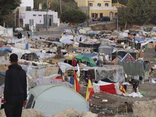 Ceuta, un tornado si abbatte su Sanchez: i servizi spagnoli avevano avvisato del pericolo