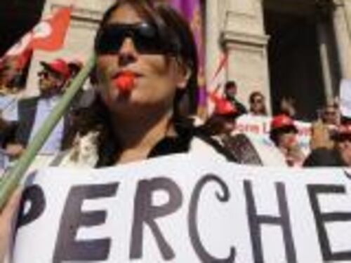Precariato: professori in piazza davanti l'Altare della Patria