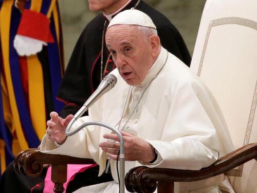 Papa Francesco manda in congedo Padre Georg