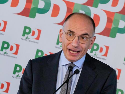 Coi governi del Pd c'è meno lavoro