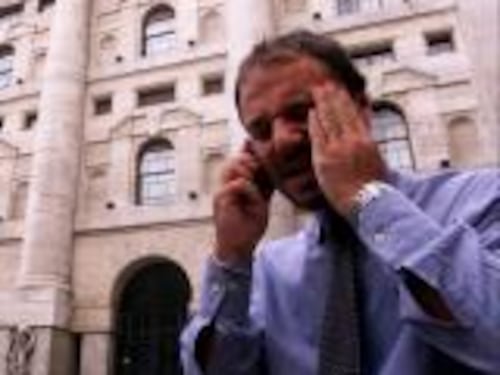 Piazza Affari affonda e perde il 3,3% ritorna la paura sui mercati europei