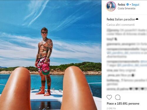 Fedez, Chiara Ferragni e la "foto würstel": la coppia più social scivola sul trash