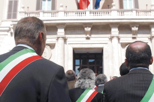Stipendi d'oro all'Anci, i dirigenti guadagnano più dei sindaci: le cifre