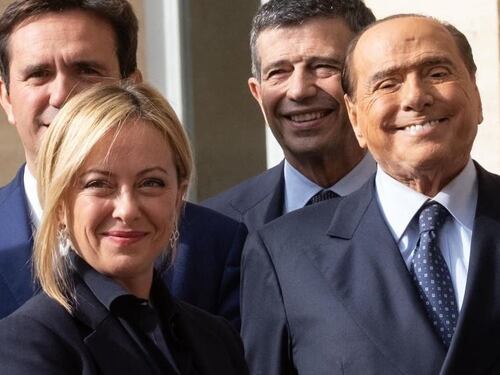 Meloni fa visita a Berlusconi: "È in ripresa e lavora incessantemente"