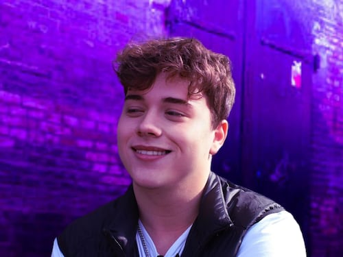 Flo Wachs e la musica: il riscatto del giovane cantautore famoso su TikTok
