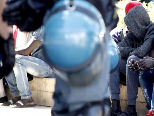 Immigrazione clandestina in Italia, maxi blitz e arresti: sgominata la banda nigeriana