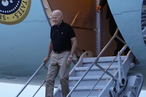Biden, passo falso prima della caduta: quella fatidica scaletta...