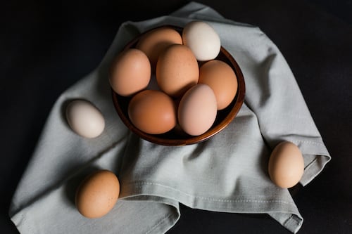 Come capire se un uovo è fresco: i 5 modi per non avere dubbi