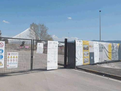 Roma, grandi eventi alle porte e i contratti non ci sono. Via libera “in urgenza”