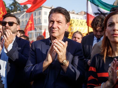 Polo progressista anti-Pd, la sinistra cerca i grillini per affondare i Dem