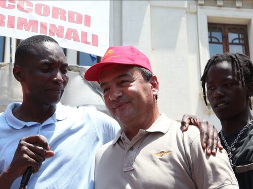 Migranti clandestini, sindaco di Riace arrestato per favoreggiamento