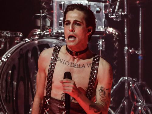 "Non è vero, non ditelo", Damiano dei Maneskin accusato di sniffare cocaina