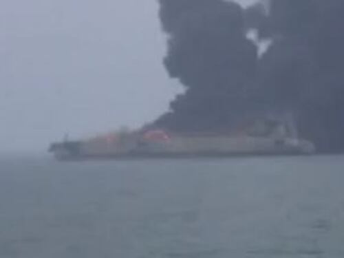 Affonda petroliera iraniana, rischio disastro ambientale in Cina