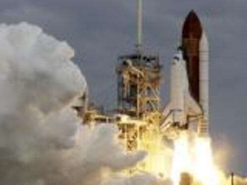 L'Endeavour in volo verso la pensione