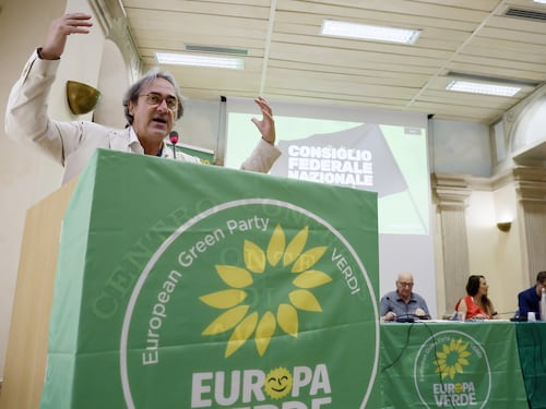 Dalle Marche alla Lombardia, i Verdi di Bonelli al verde: «Debiti e società ignote ai più»