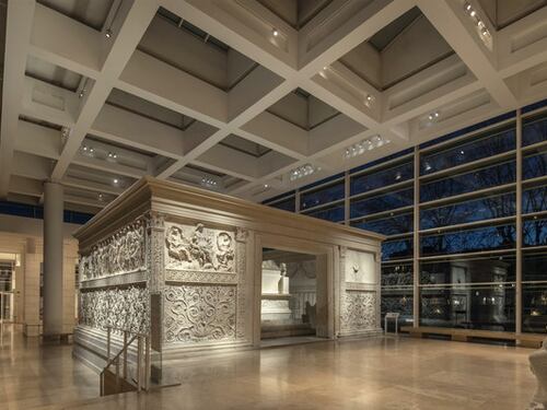 L'Ara Pacis splende di nuova luce grazie a Bulgari