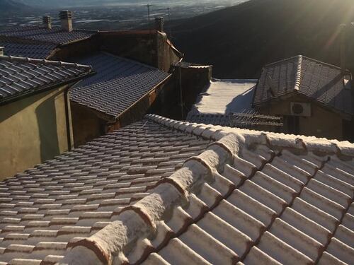 La neve imbianca i Castelli romani