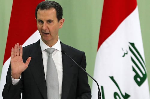 Siria, Assad condannato a morte in contumacia. E la Russia stringe accordi con Damasco