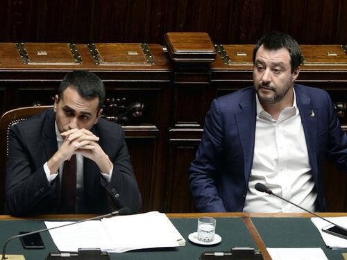 Salvini e Di Maio volano a Tunisi ma prendono aerei diversi