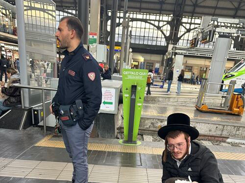 Milano, aggressione ad ebrei ortodossi alla Stazione Centrale. Dilaga l'antisemitismo