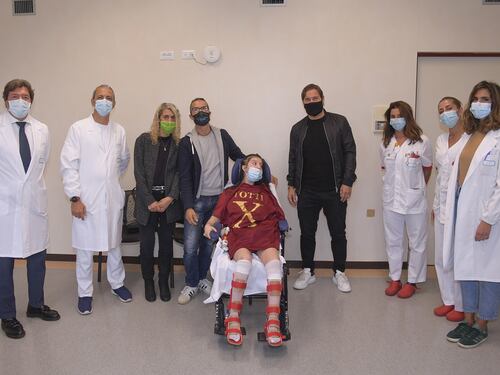 Totti visita la ragazza uscita dal coma con la sua voce