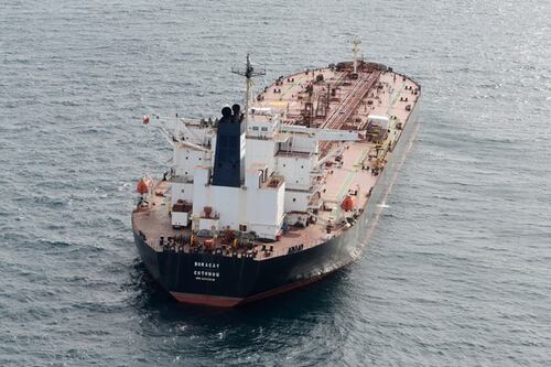 Francia sequestra petroliera della flotta ombra russa nel Mediterraneo: "Operazione con i nostri alleati"