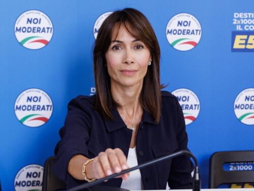 Nuove regole e limiti per i minori, Carfagna: la proposta di legge sui social