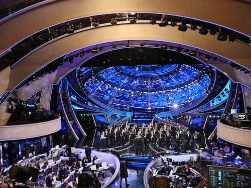 Sanremo Giovani 2025: ecco chi sono i 6 finalisti che sognano l’Ariston