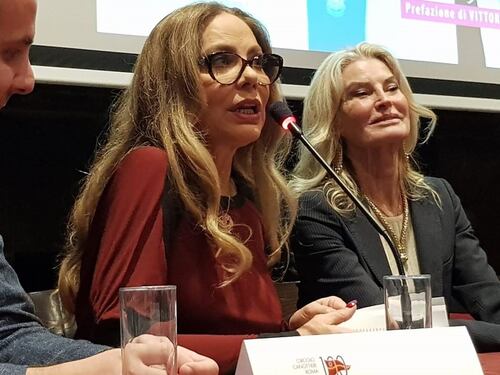 Anche Ornella Muti fa i conti col chirurgo dei vip