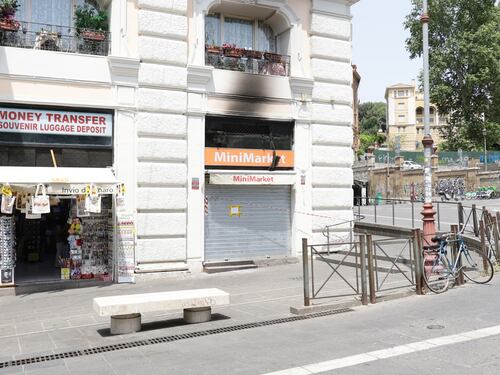 Minimarket a fuoco, dopo la strage di Casalotti lo spettro della faida "bangla"