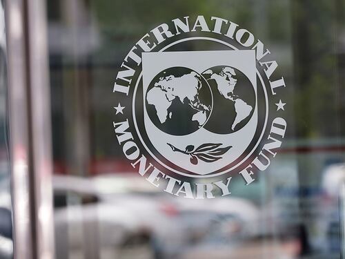Fmi alza le stime sul Pil dell'Italia. Frenano Usa e Gran Bretagna