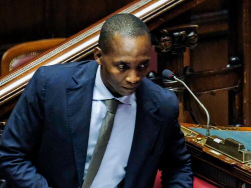 Soumahoro: razzismo in Parlamento. E tira in ballo Mattarella: cosa chiede