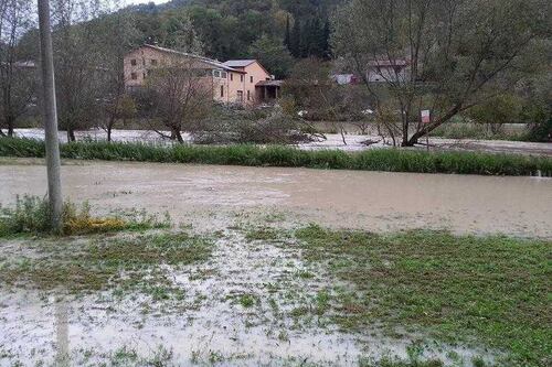 Umbria, esonda il Nera. Meteo: prima di Natale arriva il gelo