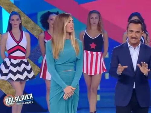 Balalaika, Ilary Blasi sfotte Ronaldo ma affonda Totti