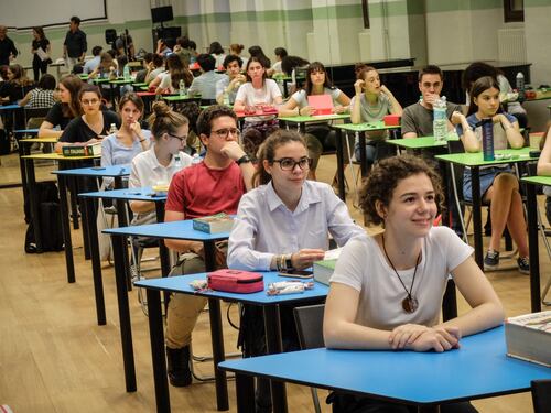 Maturità tra Tacito e condensatori: studenti in crisi