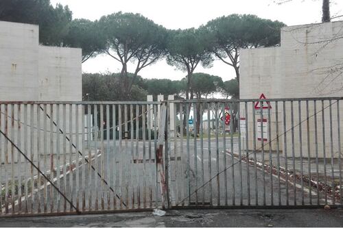 Roma, cimitero di Prima Porta chiuso da lunedì senza preavviso. Romani inferociti