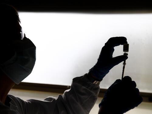 AstraZeneca, il Ministero vieta il vaccino a militari e forze dell'ordine