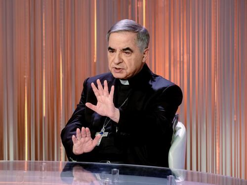 Dossier, scandalo in Vaticano: "Chi ha ordinato le ricerche sul caso Becciu"