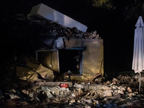 Esplosione in una villetta sull'Appia Antica. Paura in via Erode Attico