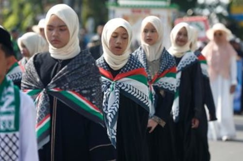 Livorno come Teheran, minacce di morte a una 12enne: "Metti il burqa o ti uccido"