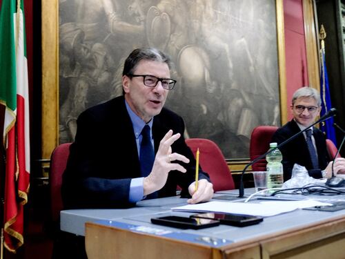 Manovra alla Camera, la sterzata di Giorgetti: "Rispettiamo le regole"