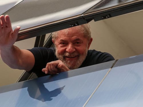 La Corte suprema brasiliana libera Lula (e altri 5mila detenuti)