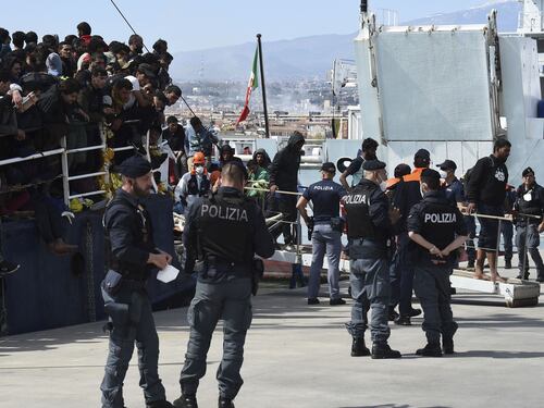 Protezione speciale, la maggioranza di centrodestra cambia la norma ma la stretta resta