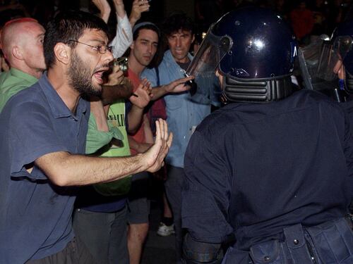 G8 Genova, l'Italia patteggia con 6 vittime di Bolzaneto e riconosce le violazioni