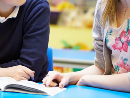 Arrestata la prof che ha avuto un figlio dall'allievo 14enne