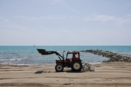 Ostia, l'ultimatum del Comune: "Sgomberare diciotto lidi"