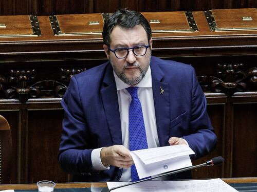 Sciopero 17 novembre, Salvini minaccia la precettazione: non mettete in ginocchio l'Italia