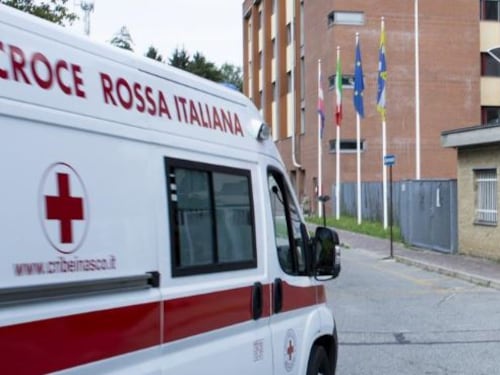 Cinque bimbi travolti dal suv davanti all'asilo