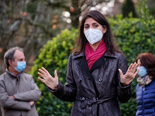 La Raggi vieta la vendita di alcolci nei minimarket dopo le 18